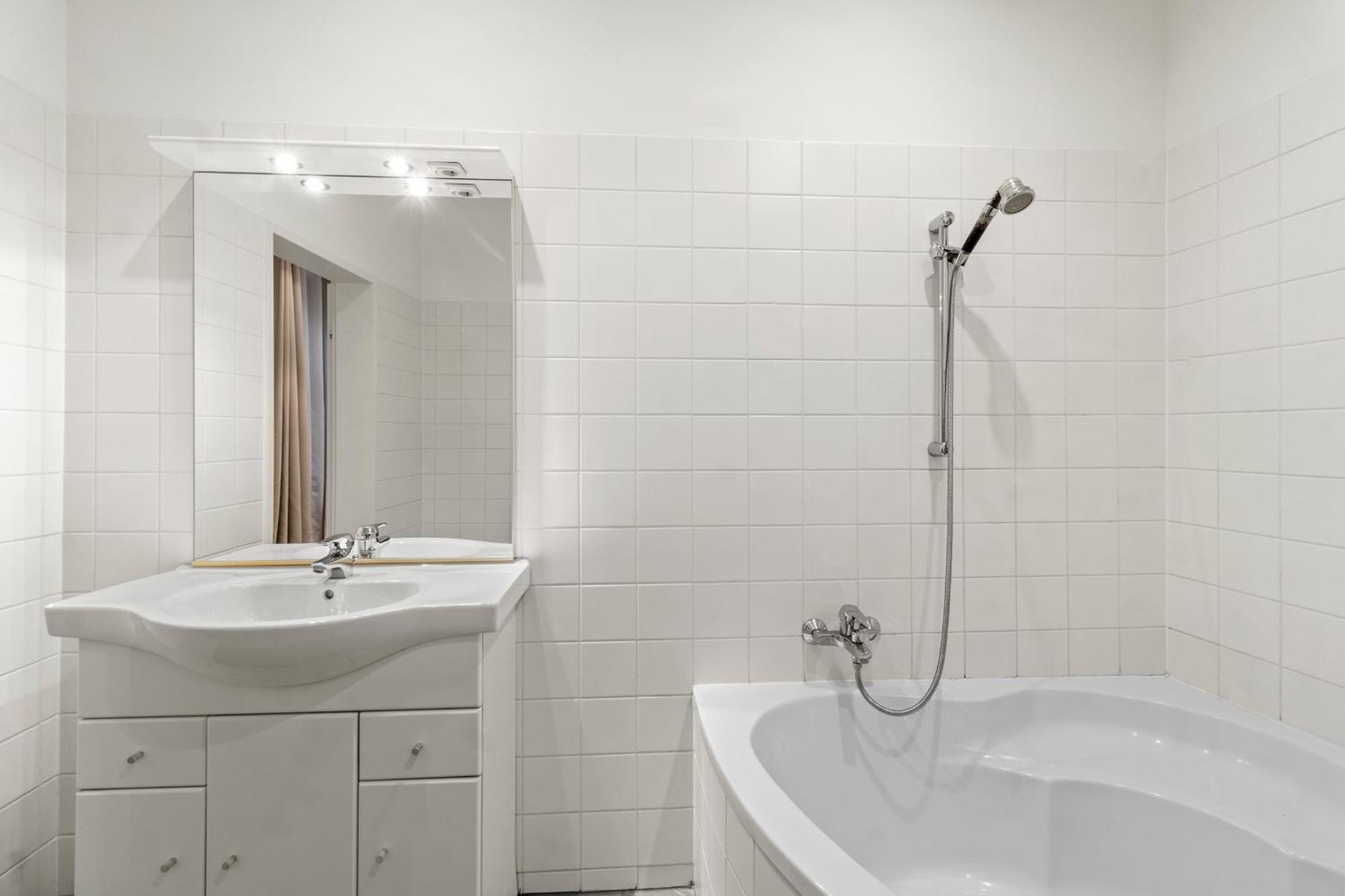 Chic 1Br Apartment - Directly Near Schoenbrunn Вена Экстерьер фото