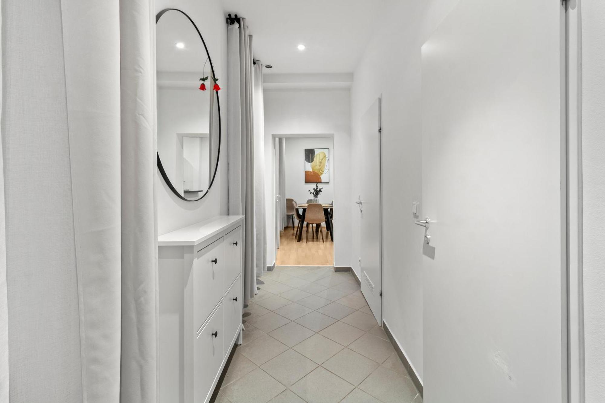 Chic 1Br Apartment - Directly Near Schoenbrunn Вена Экстерьер фото