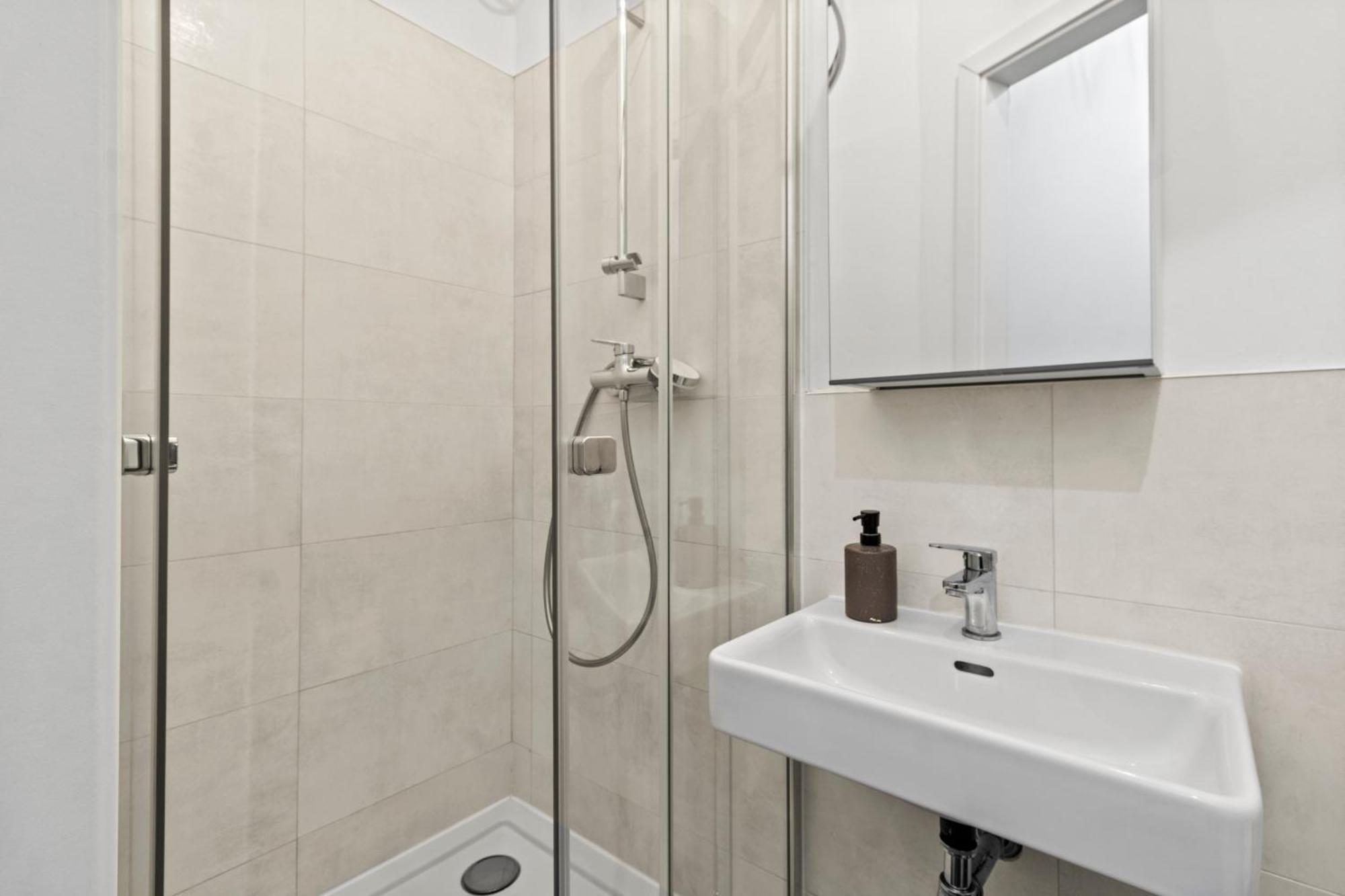 Chic 1Br Apartment - Directly Near Schoenbrunn Вена Экстерьер фото