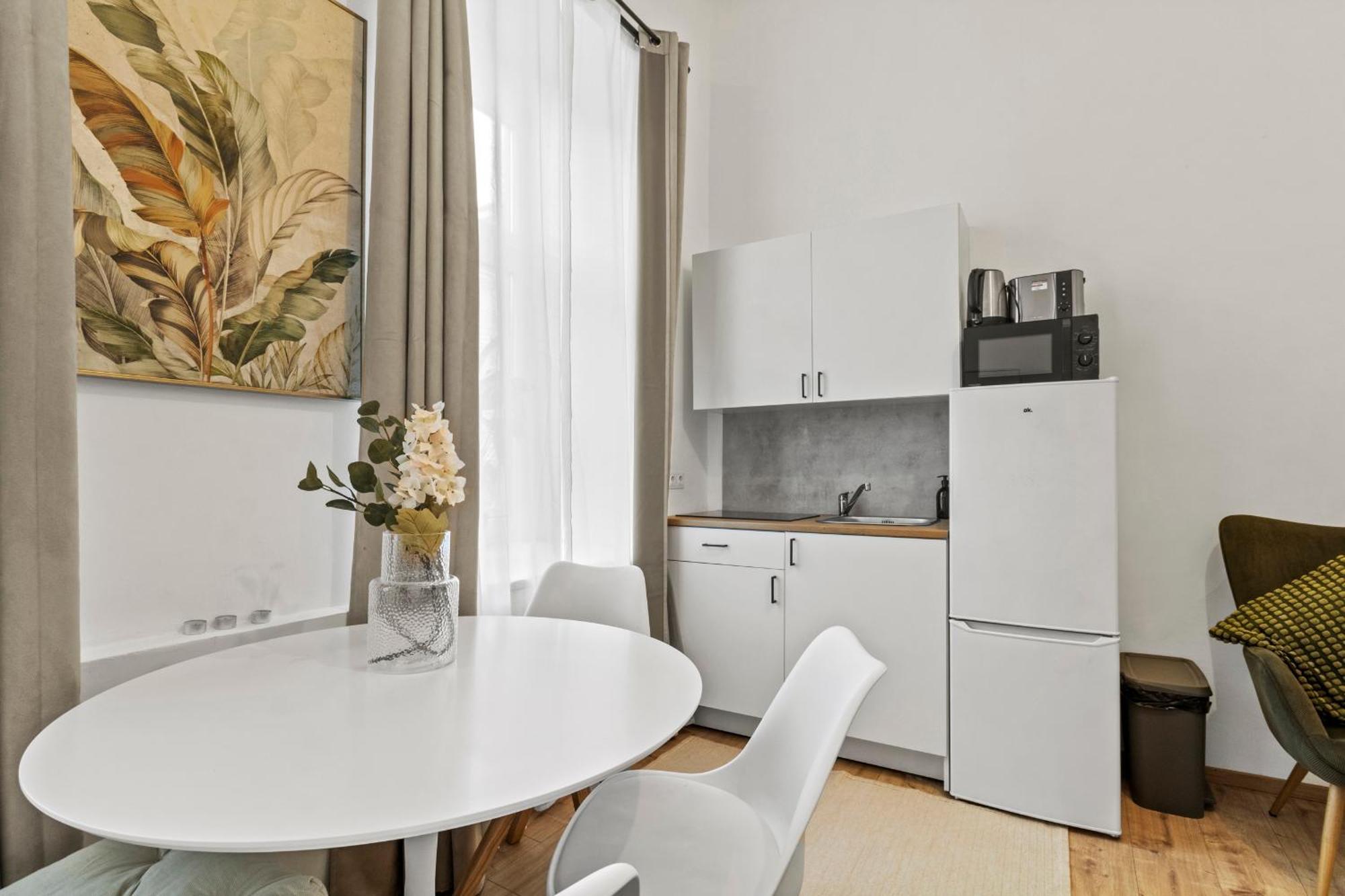 Chic 1Br Apartment - Directly Near Schoenbrunn Вена Экстерьер фото